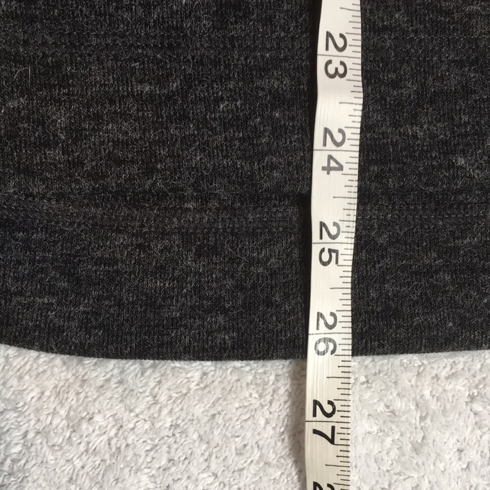 Madewell heathered gray v-neck sweater - Picture 6 of 8
